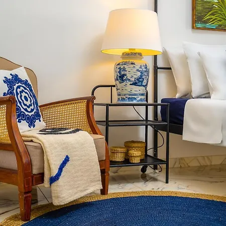 Bright 2-Bed Apt Steps To Beach Algarve 公寓 *