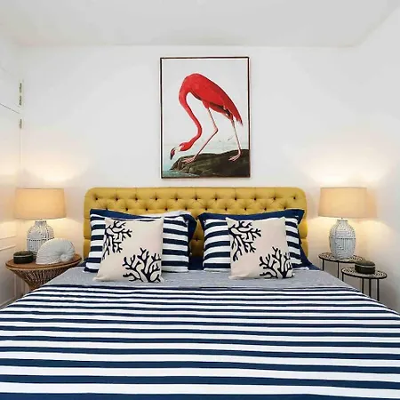 Bright 2-Bed Apt Steps To Beach Algarve 公寓 *